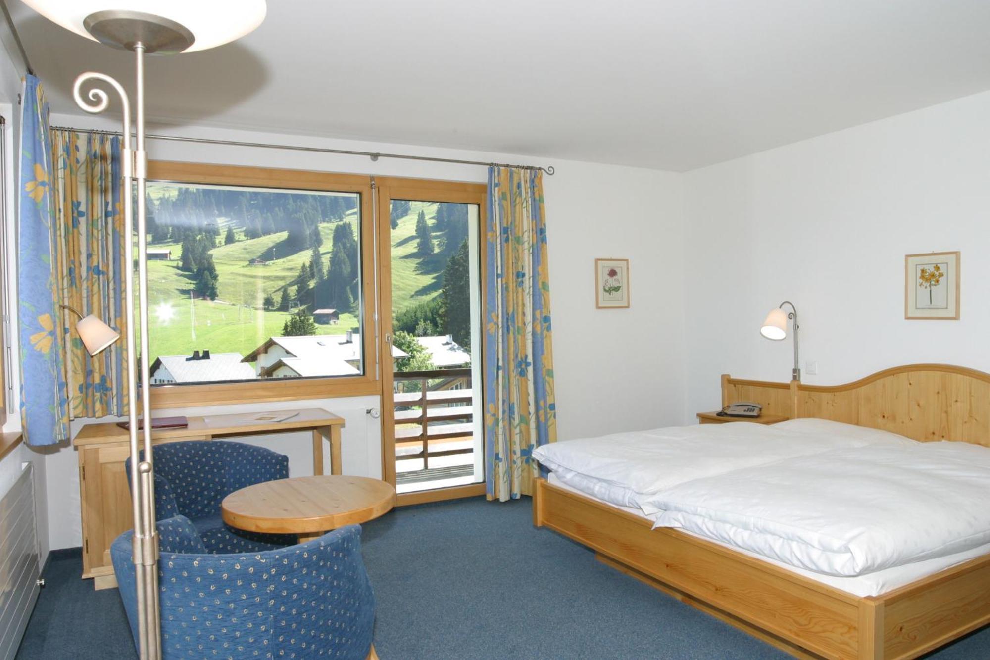 Hotel Alpina Parpan Exterior photo