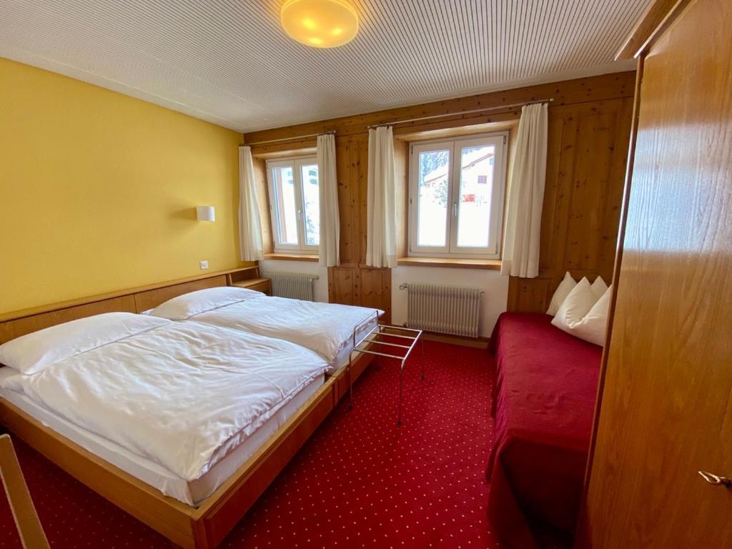 Hotel Alpina Parpan Exterior photo
