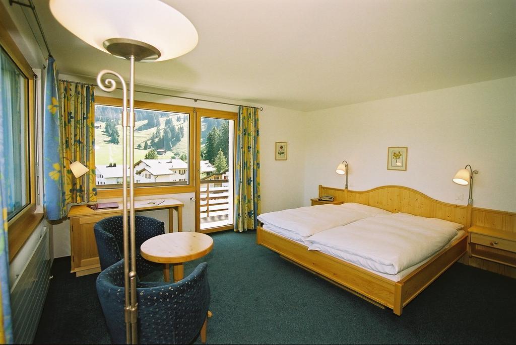 Hotel Alpina Parpan Exterior photo